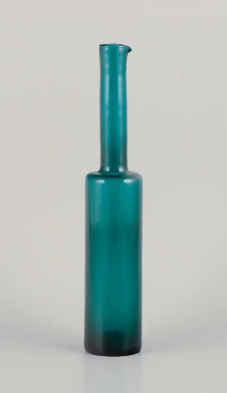 Türkisfarbene Glasvase / -flasche von Riihimäen Lasi, Finnland, Kindermädchen Still, 1960er Jahre